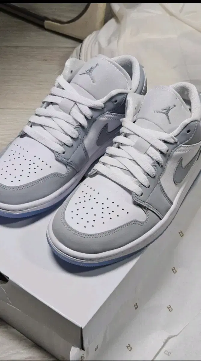 나이키 조던1로우, 230 Jordan 1 Low White Wolf G